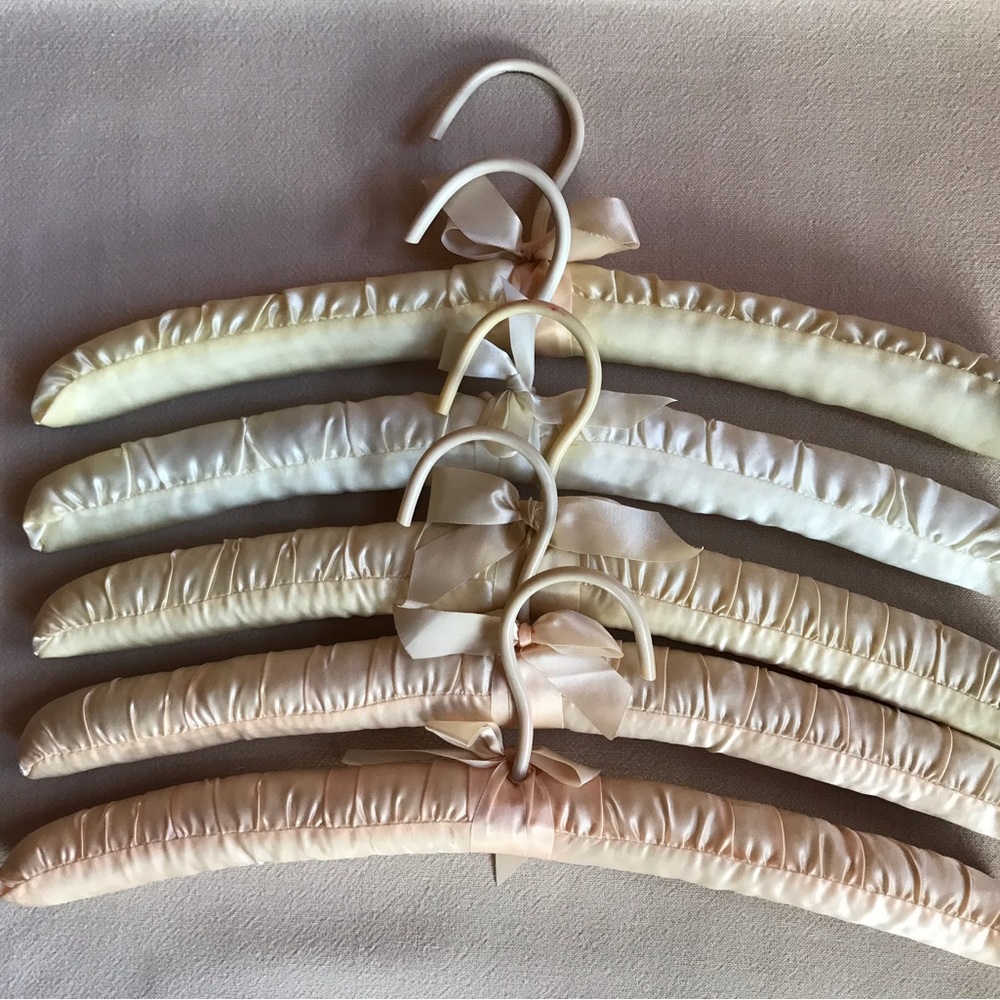 SATIN HANGERS - Picture 3 of 5